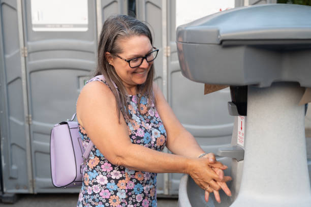 Best Luxury portable toilet rental  in Venetian Vlage, IL